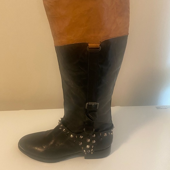NEW STUNNING SAM EDELMAN Two Toned Studded black/burnished orange leather boots. - Picture 10 of 14